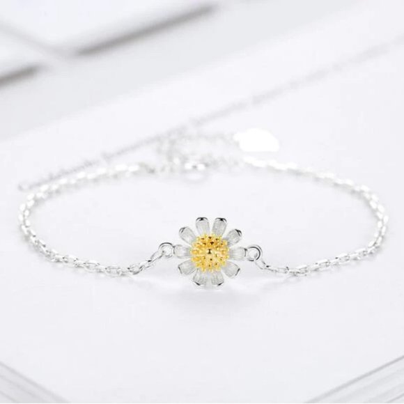 NEW 925 Sterling Silver Two Tone Daisy Bracelet - Picture 2 of 5